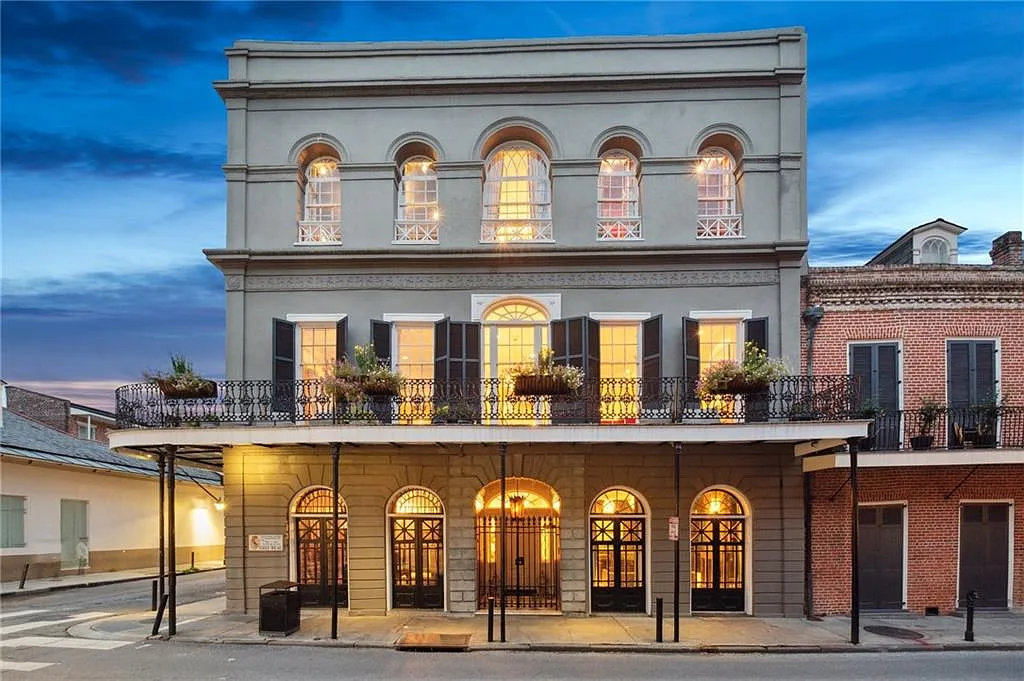 The LaLaurie Mansion — Patrick Knudsen New Orleans